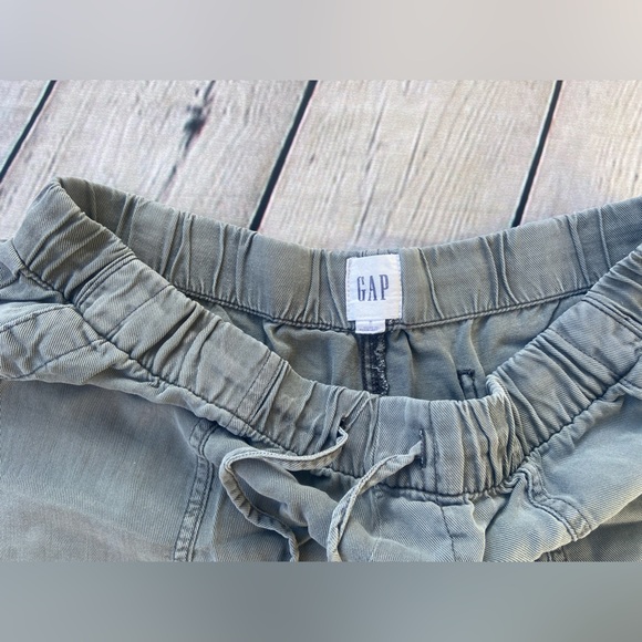 GAP Gray Cotton Cargo Shorts - Picture 3 of 4